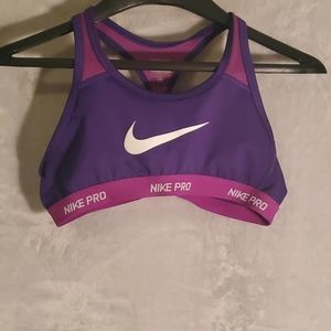 NIKE • Sports Bra